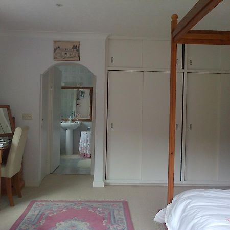Follets B&B Pewsey Екстериор снимка
