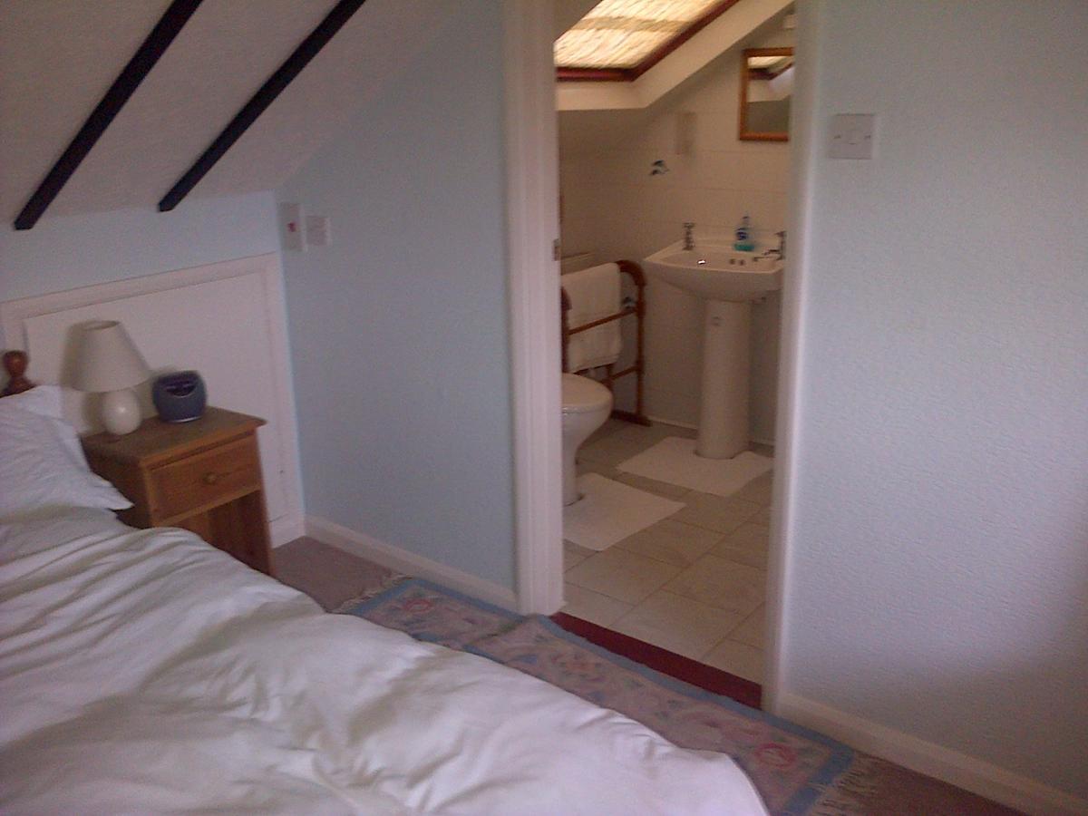 Follets B&B Pewsey Екстериор снимка
