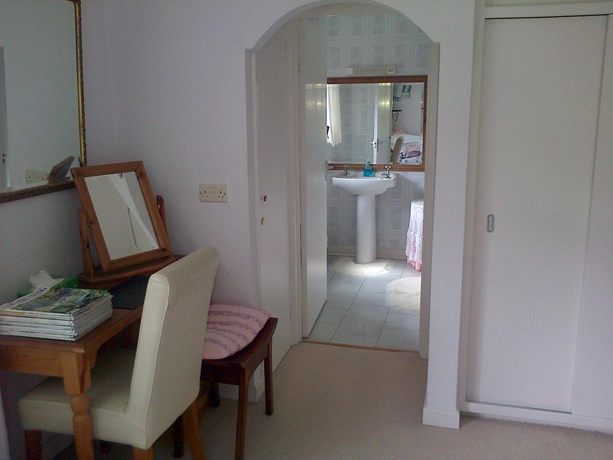 Follets B&B Pewsey Екстериор снимка