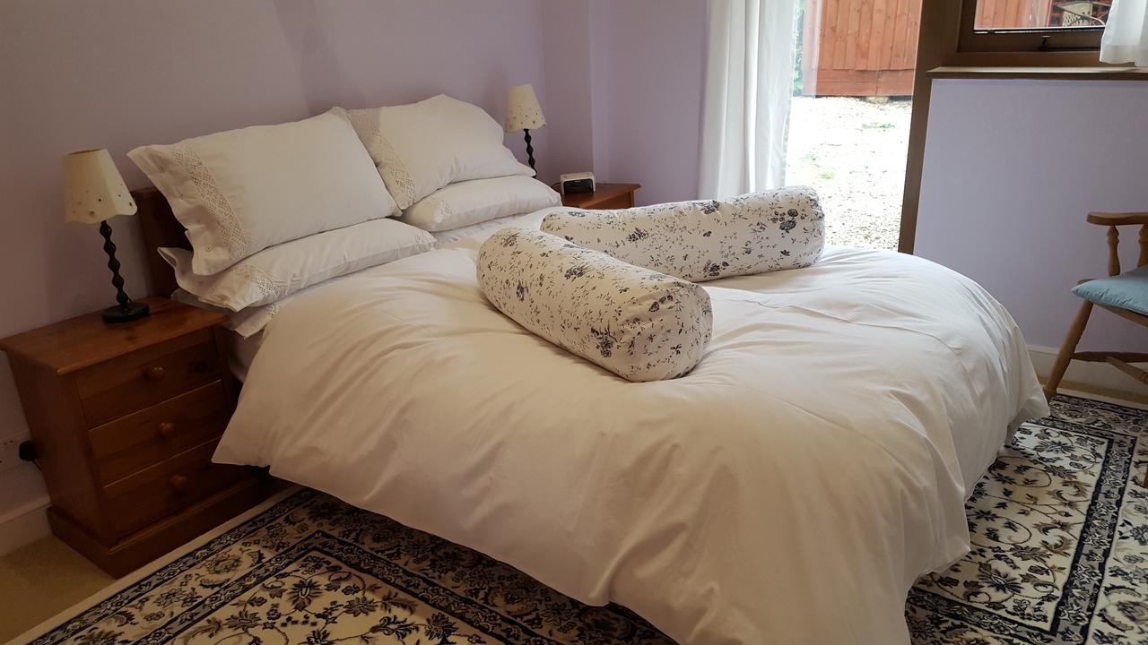 Follets B&B Pewsey Екстериор снимка