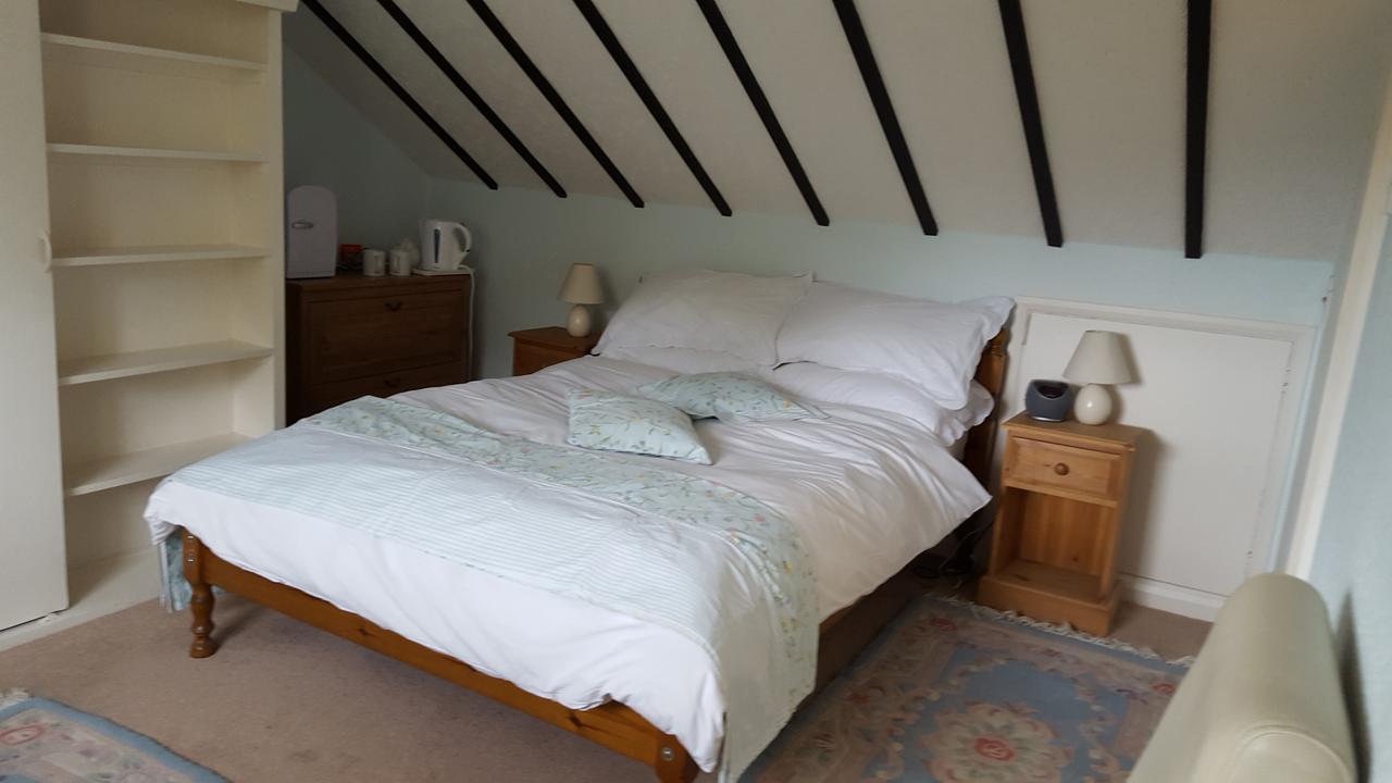 Follets B&B Pewsey Стая снимка