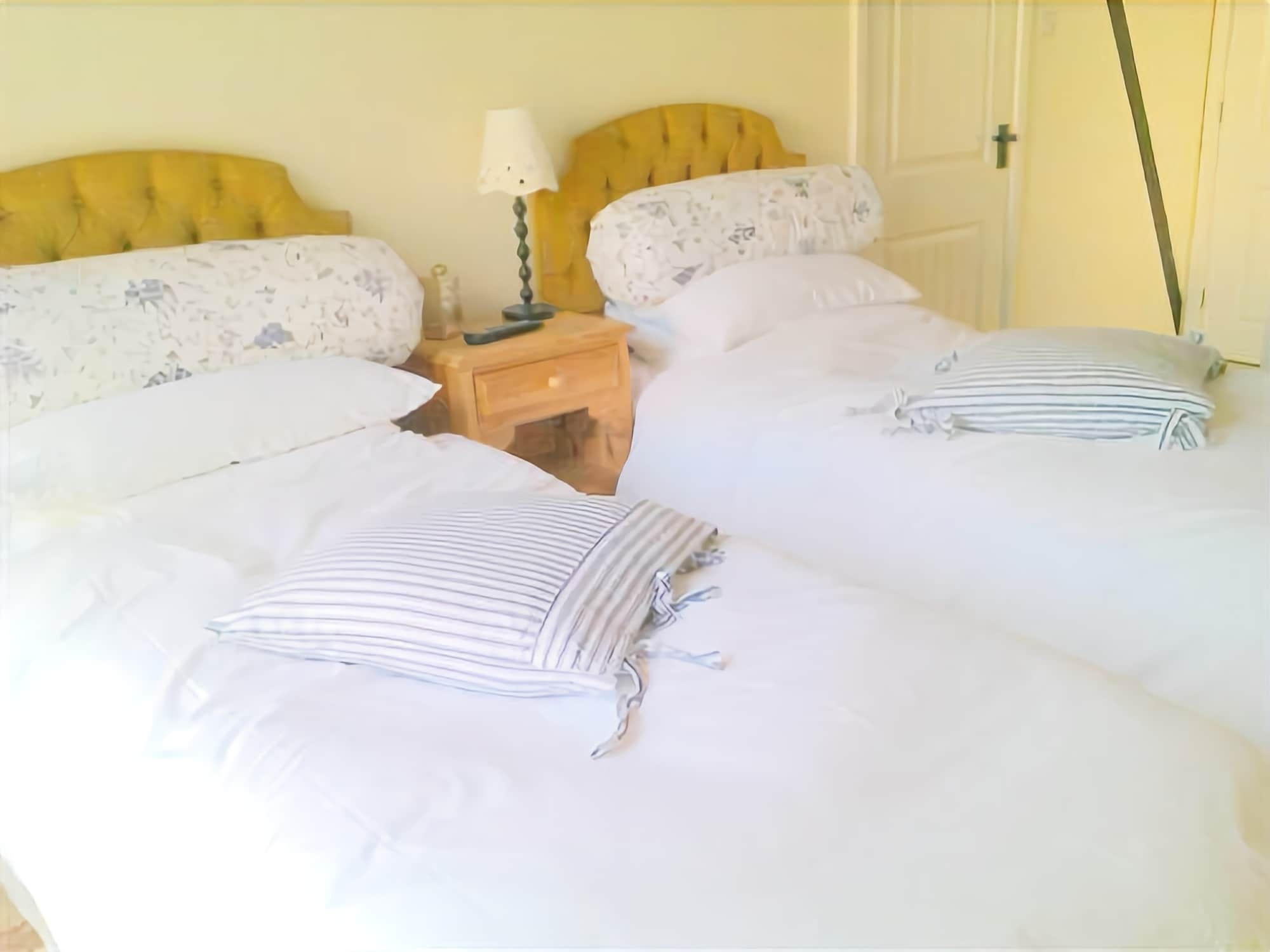 Follets B&B Pewsey Екстериор снимка