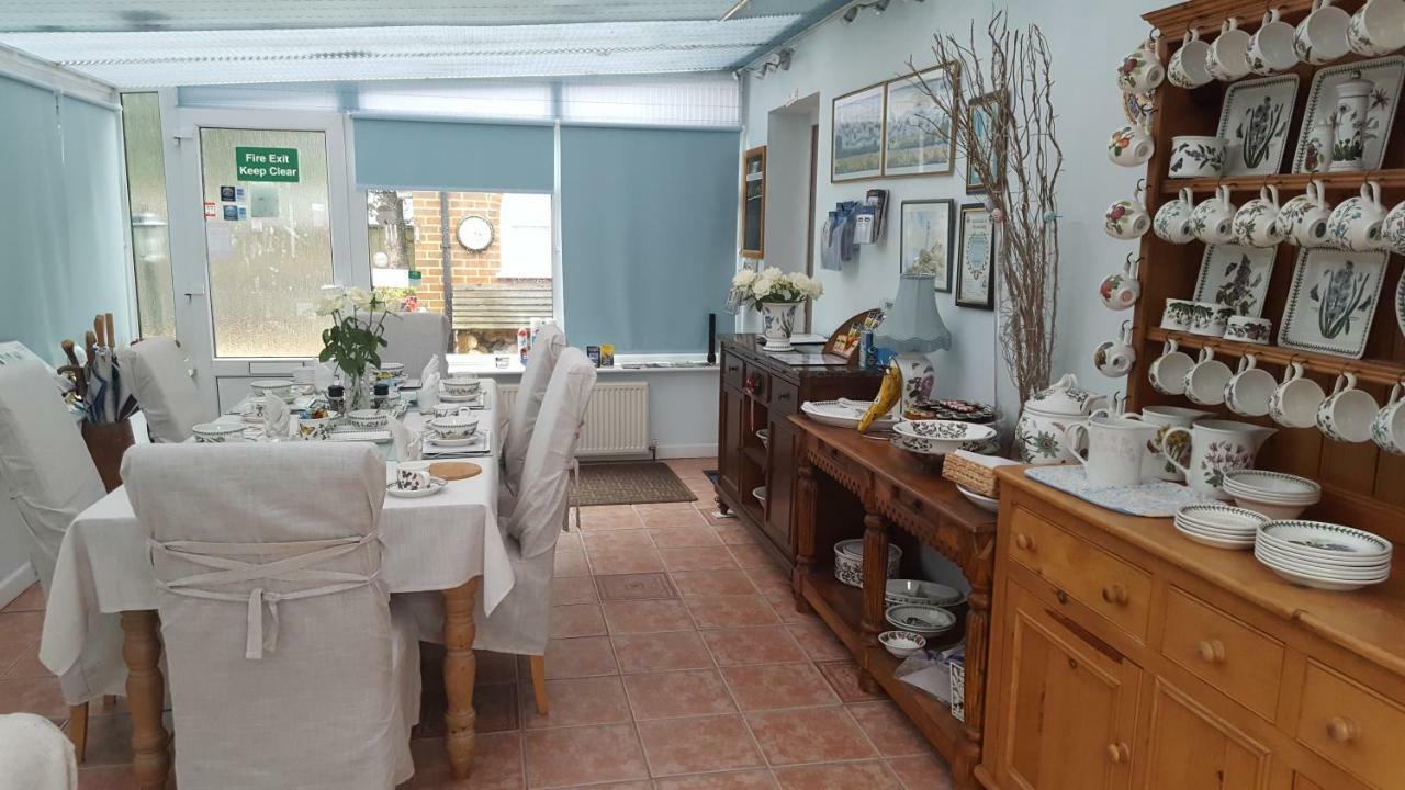 Follets B&B Pewsey Екстериор снимка